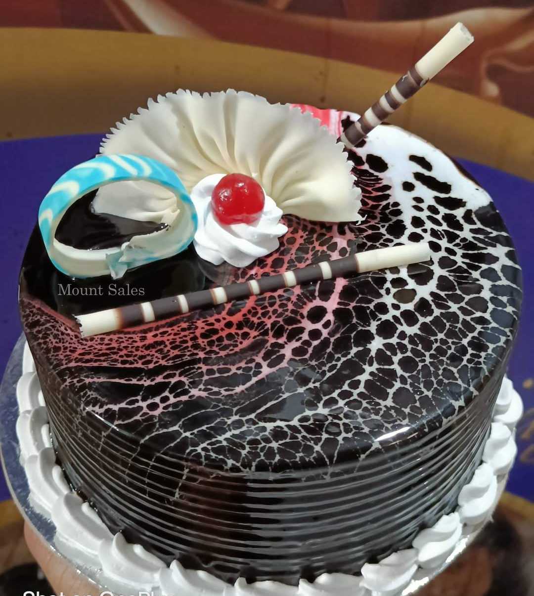 Premium RED N White Velvet Cake